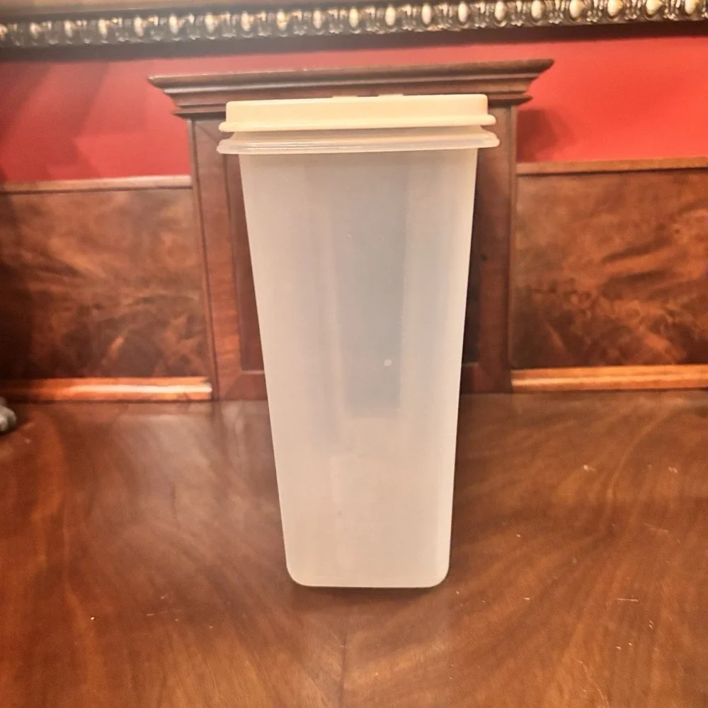 Vintage Rubbermaid Servin Saver 13 Cup Cereal Pasta Dry Goods Container Almond